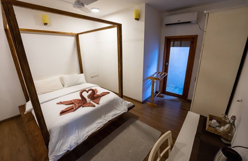 Goidhoo Hotel | Top-Rated Island Zephyr with Ocean View & Family Amenities