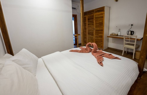 Goidhoo Hotel | Top-Rated Island Zephyr with Ocean View & Family Amenities