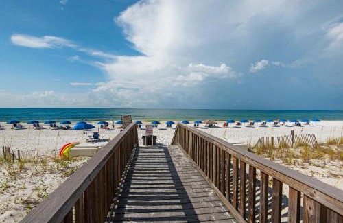 Fort Walton Beach Apartment | Oceanfront Oasis at Islander Beach Resort 6012 - Rated 9/10