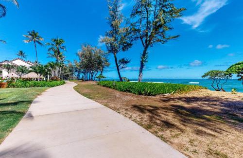 Wailua Hotel | Experience Islander on the Beach with Oceanfront Pools