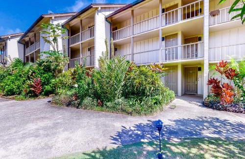 Wailua Hotel | Experience Islander on the Beach with Oceanfront Pools
