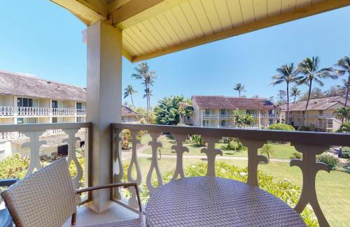 Wailua Hotel | Islander on the Beach: Oceanfront Oasis with Pool & Hot Tub