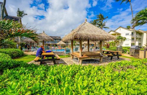 Wailua Hotel | Islander on the Beach: Oceanfront Oasis with Pool & Hot Tub