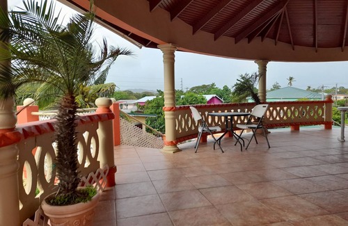 Canaan Apartment | Discover Islanders Place: Ocean View & Family-Friendly Stays