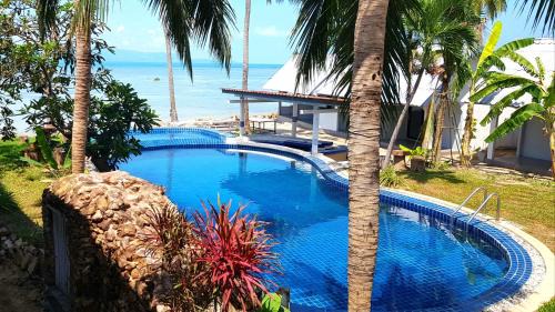 Thong Sala House | Islandlife Bungalows: Oceanfront Stay with Pool Access