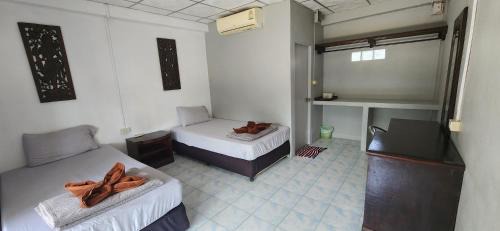 Thong Sala House | Islandlife Bungalows: Oceanfront Stay with Pool Access