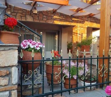 Prinos House | Cozy IslandTime Studio1 - Family-Friendly Getaway Awaits