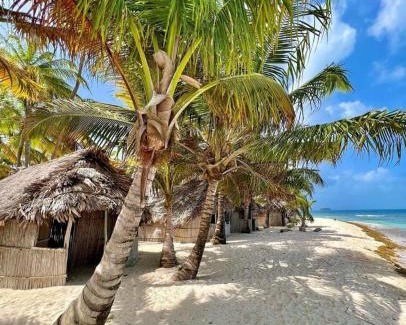 Carti Tupile House | Unforgettable Cabañas Tradicionales with Oceanfront Views