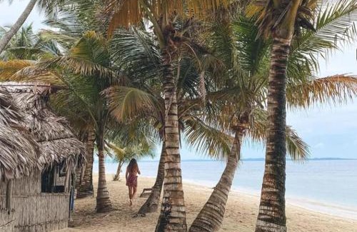 Carti Tupile House | Unforgettable Cabañas Tradicionales with Oceanfront Views