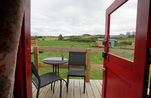 Hawick Cabin | Unforgettable Islay @ Westcote Glamping: Pet-Friendly Retreat