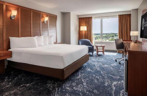 Washburn Hotel | Family-Friendly Isle Casino Hotel Waterloo with Pool Access