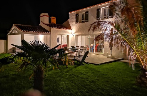 L'Epine Villa | Beachside Villa on Isle de Noirmoutier with Pool & Ocean View