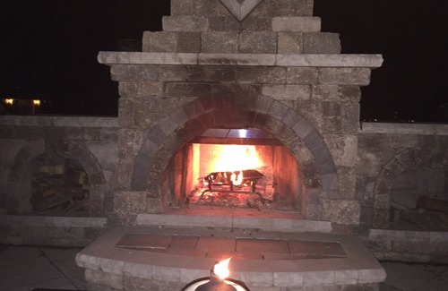 Selinsgrove House | Guest Rated 10/10: Isle of Que with Pool & Spa Amenities