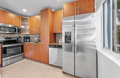 Nurmi Isles Apartment | Guest Rated: Isle of Venice with Pool and Breakfast