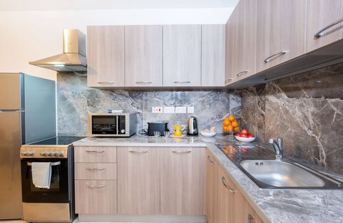 Bugibba Apartment | Family-Friendly Islet Seafront Apartment with Ocean Views