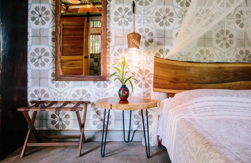 Granada Hotel | Discover Isleta El Espino Ecolodge: Relax by the Pool
