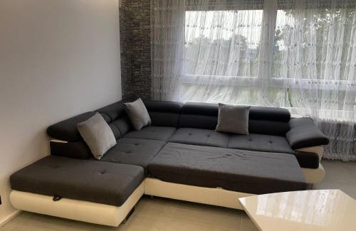Kranichstein Bed & Breakfast | Family-Friendly Ismail Wohnung in Kranichstein, 4.7 Rated