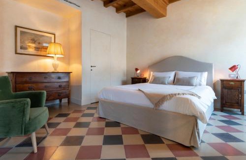 Carciano Apartment | Pet-Friendly Isola Bella Apartments Suite Ortensia Awaits
