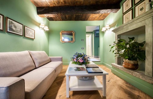 Carciano Apartment | Family-Friendly Isola Bella Apartments - Via Villa 9