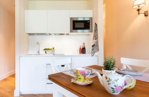 Carciano Apartment | Pet-Friendly Isola Bella Apartments with Exceptional Ratings