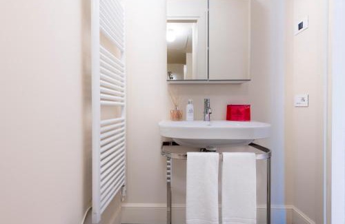 Carciano Apartment | Pet-Friendly Isola Bella Apartments with Exceptional Ratings