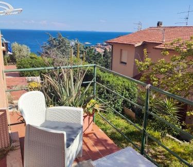 Giglio Porto House | Family-Friendly Retreat at Isola del Giglio Casa Cecilia
