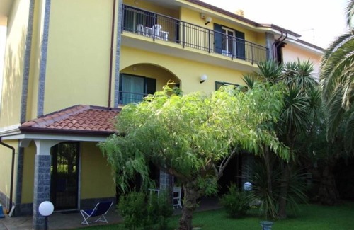 Isola di Capo Rizzuto Apartment | Oceanfront Apartment in Isola Di Capo Rizzuto Awaits You