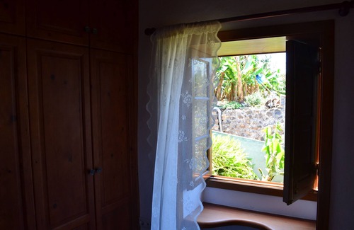 Tijarafe Cottage | Isolated XIX House: Pet-Friendly Oasis with Ocean View