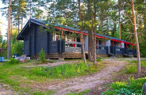 Salo House | Experience Isotalo Farm by Enäjärvi Lake: Pet Friendly Retreat