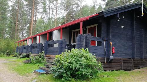 Salo House | Experience Isotalo Farm by Enäjärvi Lake: Pet Friendly Retreat