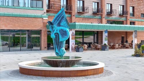 Turda Resort | Experience Biniste si Cai: Family-Friendly Getaway with Pool