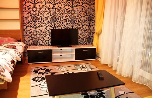 Esenyurt Apartment | Explore Istanbul: Furnished Rentals with Pool & Kitchen