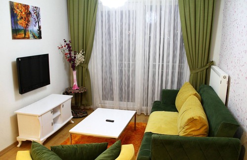 Esenyurt Apartment | Explore Istanbul: Furnished Rentals with Pool & Kitchen