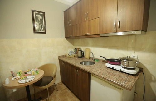 Gumussuyu Mahallesi Apartment | Discover ISTANBYL - Family-Friendly Double Bedroom