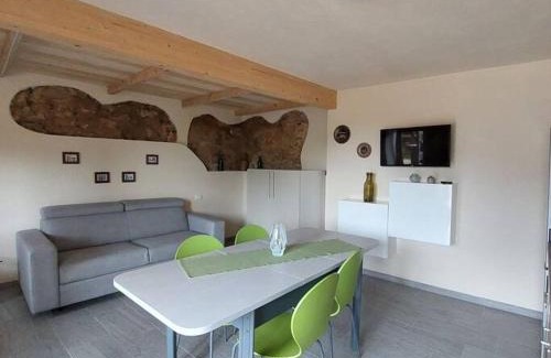 Costigliole Saluzzo Apartment | Family-Friendly Stay at Istanti - Rosmarino, Rated 9/10