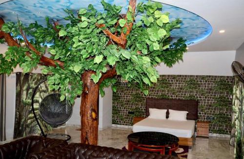 Perintalmanna House | Discover Isthira Home Stay: Family-Friendly with Pool Access