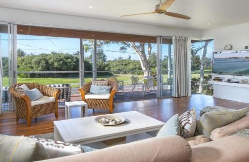 Kiama Downs House | Discover Isthmus on North Kiama Drive: Pet-Friendly Escape