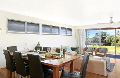 Kiama Downs House | Discover Isthmus on North Kiama Drive: Pet-Friendly Escape