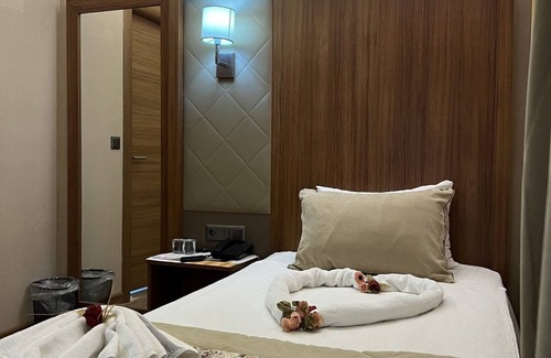 Arnavutkoy Hotel | Discover Istport Hotel: Guest Rated 8.6 with Great Amenities