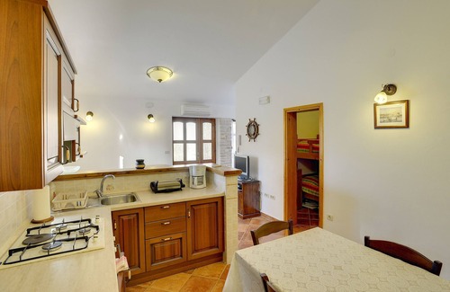 Rakalj Villa | Tranquil Istrian House with Ocean View and Breakfast