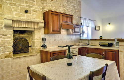 Rakalj Villa | Tranquil Istrian House with Ocean View and Breakfast