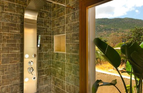Kalo Chorio Apartment | Oceanfront Istron Agnanti: Pet Friendly & Family Ready