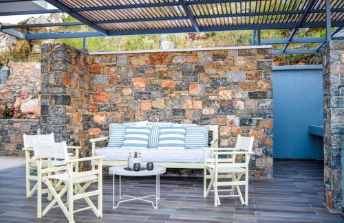Kalo Chorio House | Experience ISTRON BREEZE II: 4-Star Stay with Hot Tub