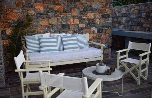 Kalo Chorio House | Experience ISTRON BREEZE II: 4-Star Stay with Hot Tub