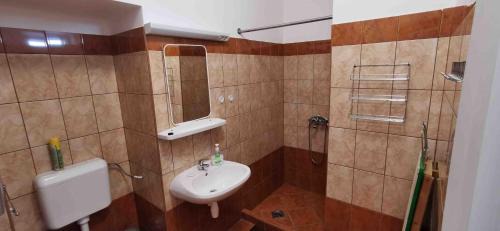 Hajduszoboszlo Apartment | Family-Friendly Stay at István Apartman - Guest Rated 10/10