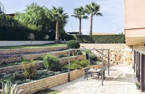 Modica Villa | Family-Friendly Holiday Home with Pool for Relaxing Getaways