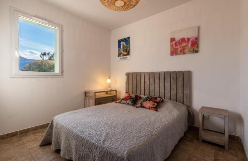 L'Ile-Rousse Apartment | Isula Rossa: Rated 9/10 with Family-Friendly Amenities