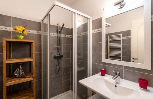 L'Ile-Rousse Apartment | Isula Rossa: Rated 9/10 with Family-Friendly Amenities