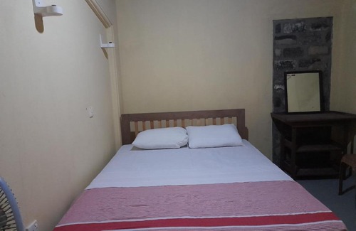 Hettimulla House | Cozy Isuru Villa with Oceanfront Views and Family Amenities