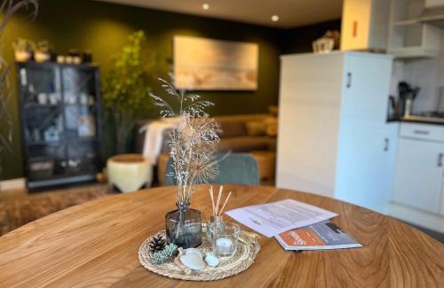 Baaiduinen Apartment | Family-Friendly It Bûthús with Top Guest Rating of 9.2